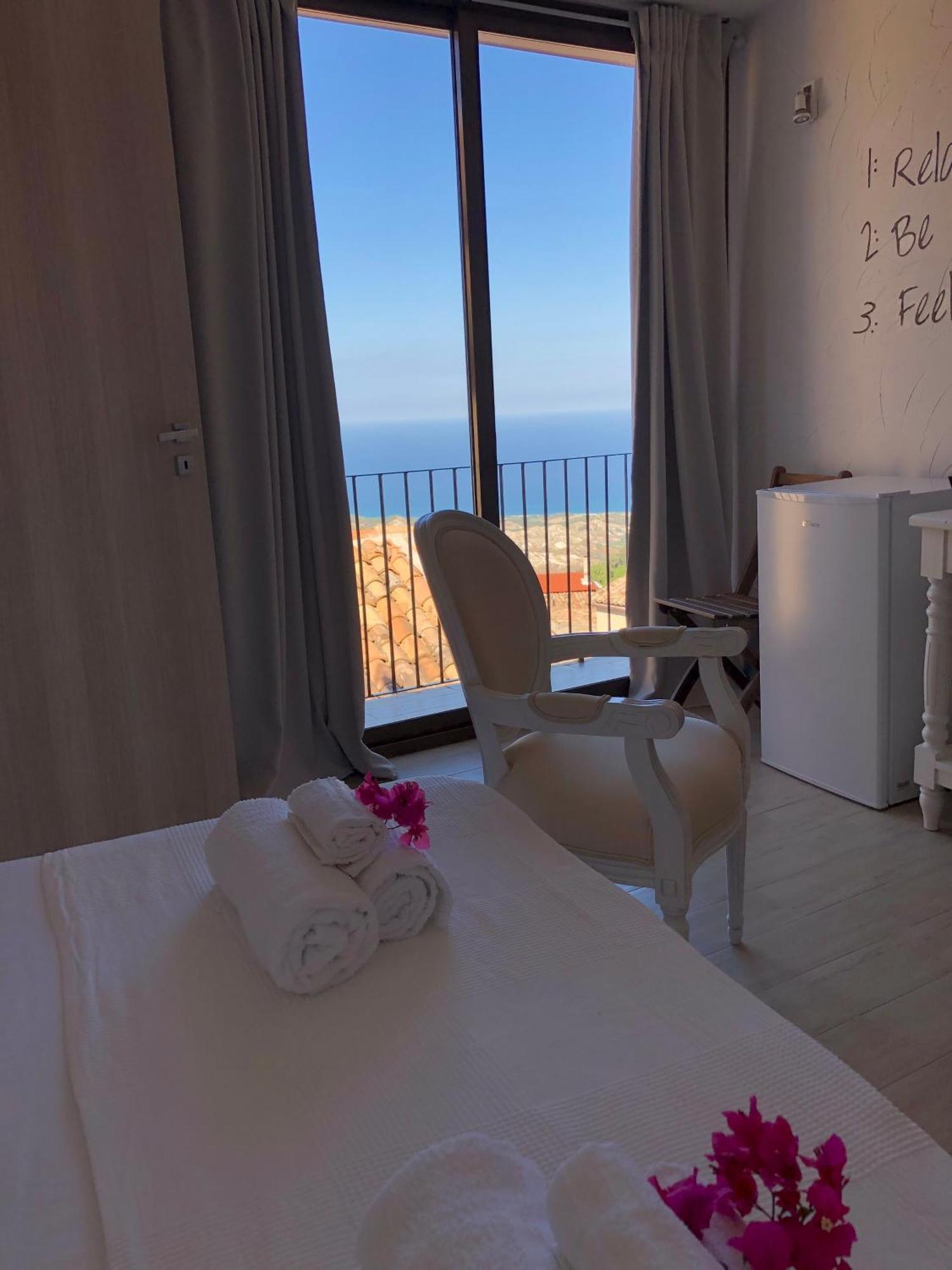 Perla Del Borgo Bed And Breakfast 圣卡泰里纳德洛约尼奥 外观 照片